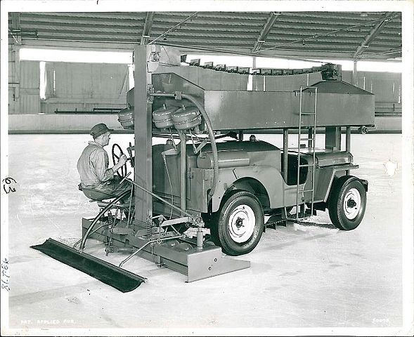 První rolba vznikla na automobilu Jeep CJ 3Bs., zdroj: Wikimedia Commons, NARA. volné dílo