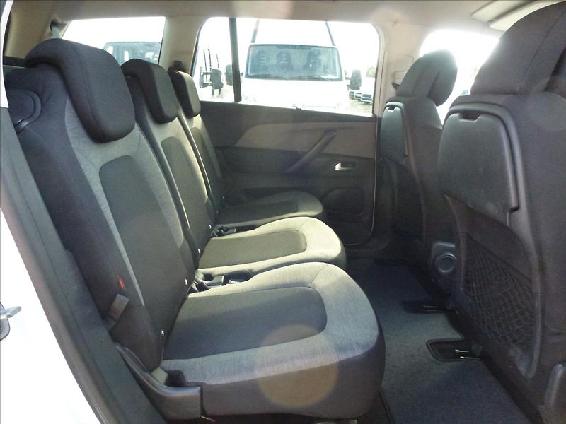 Citroën Grand C4 SpaceTourer 1,2 Pure Tech 130 7míst - fotka 25 z 45