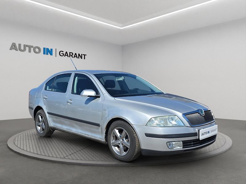 Škoda Octavia (2004) 1.9 TDi 77kw, ČR - fotka 3 z 16