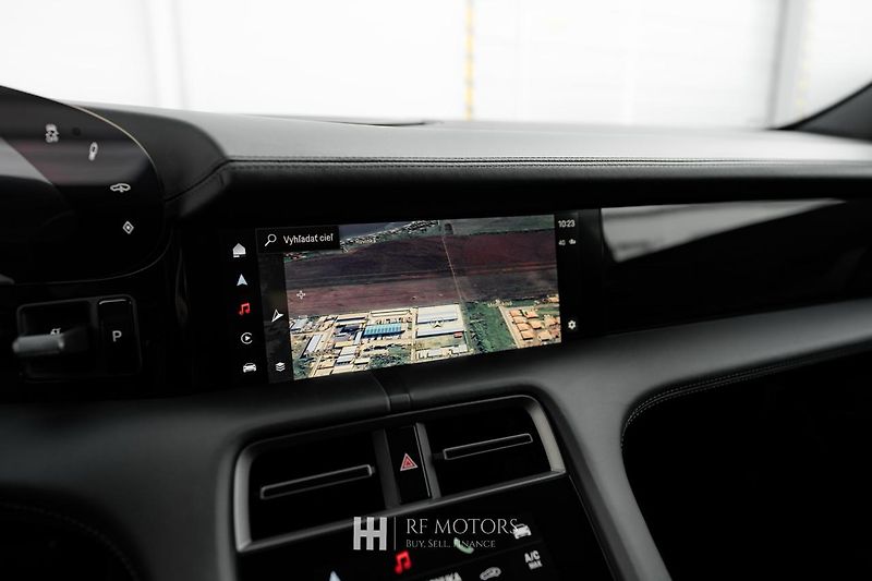 Porsche Taycan (2024) 320kW - fotka 44 z 50