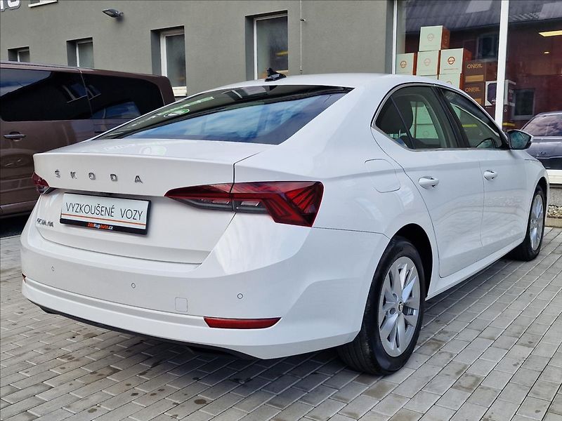 Škoda Octavia 2.0TDI DSG Style,ČR,1.Majitel - fotka 10 z 50