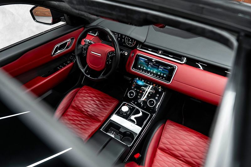 Land Rover Range Rover Velar - fotka 11 z 25