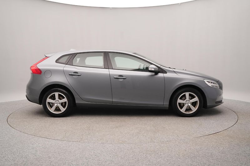 Volvo V40 D2 KINETIC  - fotka 11 z 47