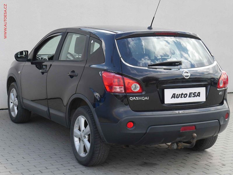 Nissan Qashqai (2009) 2.0dCi 4x4, AC, temp - fotka 6 z 19