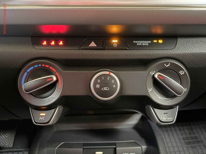 Kia Rio (2021) 1.2i, 1.maj,ČR, servis.kniha - fotka 13 z 14