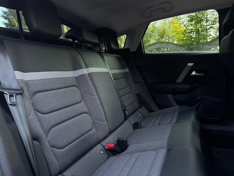 Citroën C4 1.2i 130 S&s 1.MAJITEL ČR DPH  - fotka 19 z 30