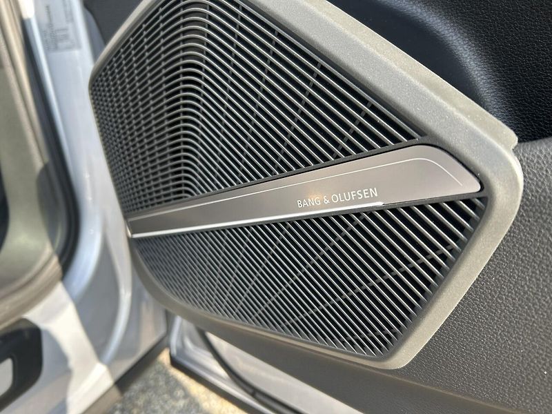 Audi Q5 S line 40 TDI quattro ZÁRUKA - fotka 28 z 40