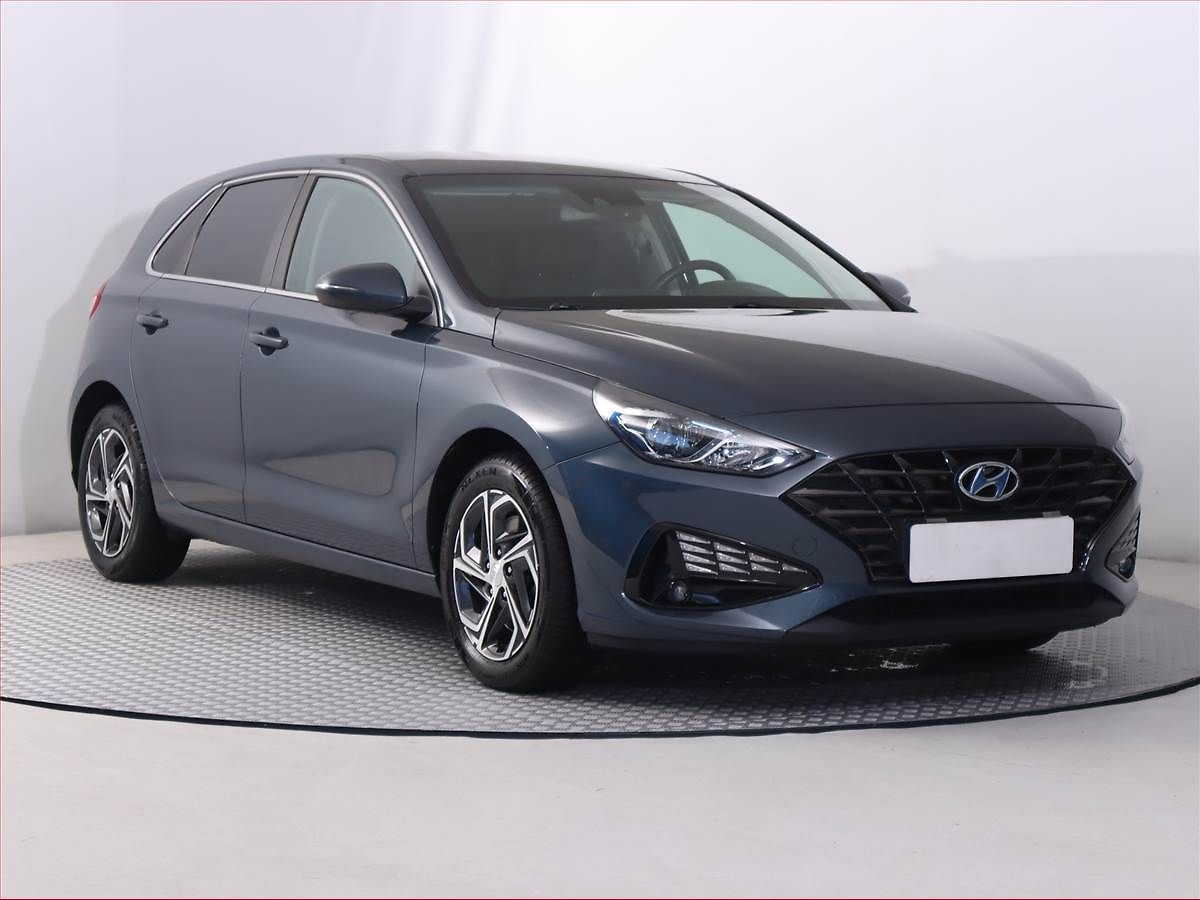 Hyundai i30 Family 1.5 DPI, Serv.kniha