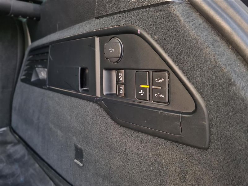 Volkswagen Touareg 4.2TDi*EXCLUSIVE*TAŽNÉ*KAM - fotka 13 z 45