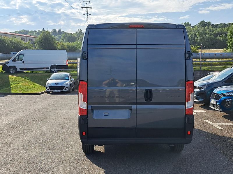 Peugeot Boxer (2026)  Furgon 3000 L2H2 BlueHDi 120k - fotka 4 z 14