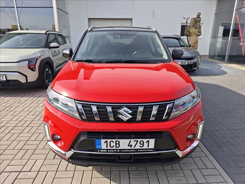 Suzuki Vitara 1,4 BoosterJet Hybrid  Premium - fotka 9 z 22