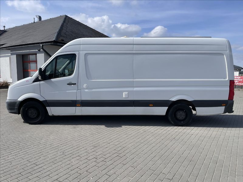 Volkswagen Crafter 2,0 TDi 120kw polointegrovaný - fotka 36 z 42