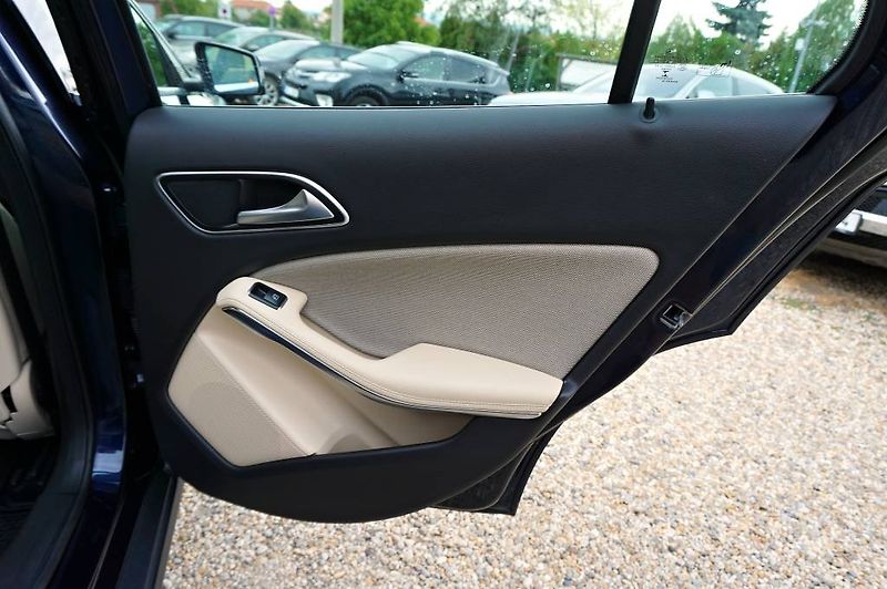 Mercedes-Benz GLA (2018) 2,0 220 135 kW - fotka 25 z 60