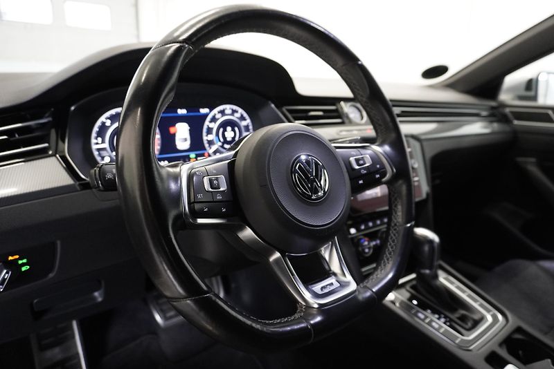 Volkswagen Arteon (2017) 2.0 TDI 140kW R-LINE  DSG 7 - fotka 17 z 38