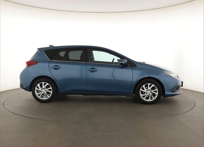 Toyota Auris (2017) 1.6 Valvematic, ČR,1.maj - fotka 6 z 20
