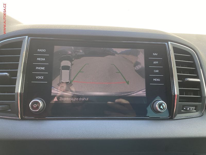 Škoda Karoq (2018) 2.0TDI 4x4, ČR, DSG, LED - fotka 16 z 19