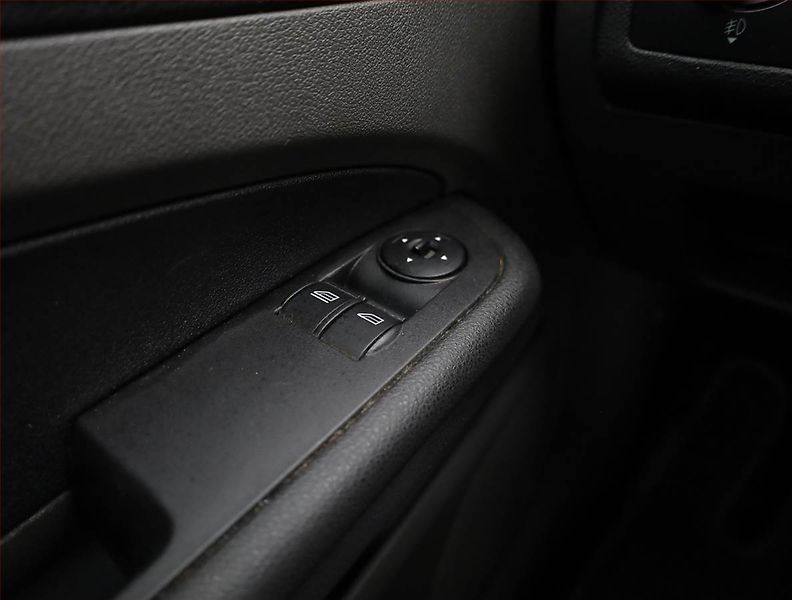 Ford Focus (2007) 1.6 16V, po STK, Tažné, Klima - fotka 10 z 11
