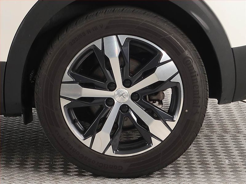 Peugeot 3008 (2019) Allure 1.2 PureTech, Automat - fotka 15 z 18