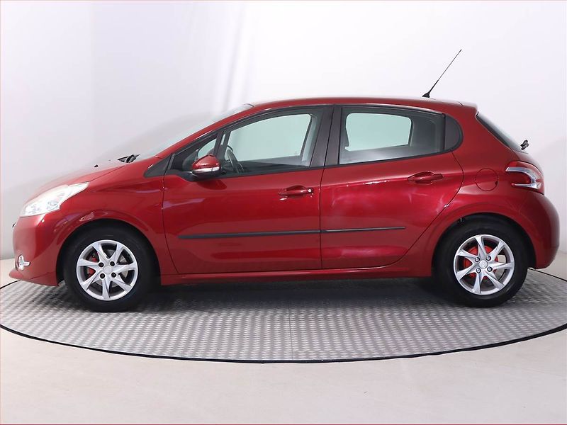 Peugeot 208 (2012) 1.2 PureTech, Serv.kniha - fotka 3 z 17