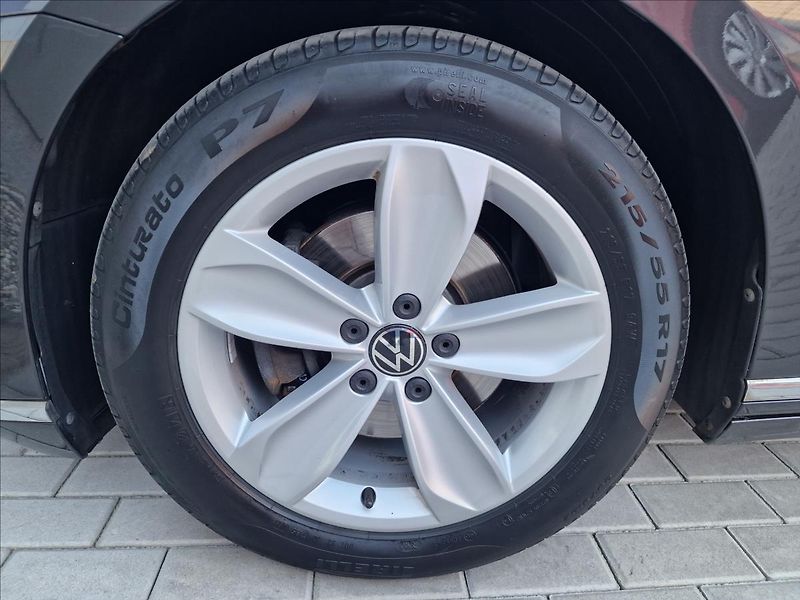 Volkswagen Passat 2.0TDI 147kW 4MOTION DSG Eleg - fotka 44 z 50