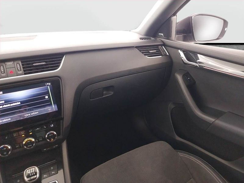 Škoda Octavia (2017) RS 230 2.0 TSI - fotka 8 z 24
