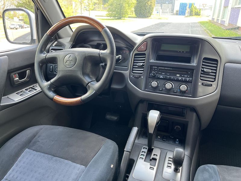 Mitsubishi Pajero 3.2 DID bez koroze - fotka 29 z 33