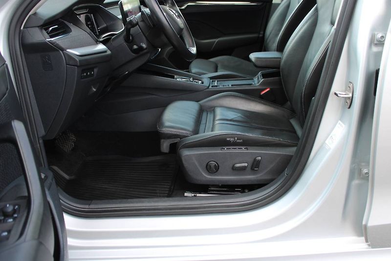 Škoda Octavia (2023) 2.0 TDI DSG Head Up TAŽNÉ kůže - fotka 6 z 35