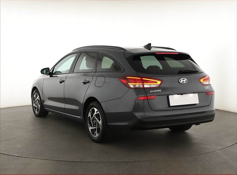 Hyundai i30 (2025) Family 1.0 T-GDI, ČR,1.maj - fotka 4 z 20