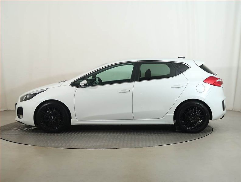 Kia Ceed (2016) 1.0 T-GDI, Navi, Tempomat - fotka 3 z 15