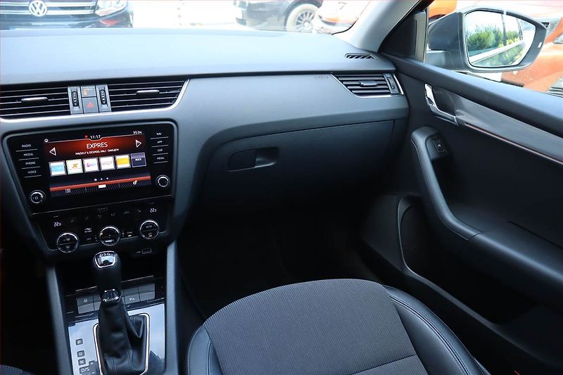 Škoda Octavia (2020) 1.5 TSI G-TEC, Automat - fotka 8 z 26