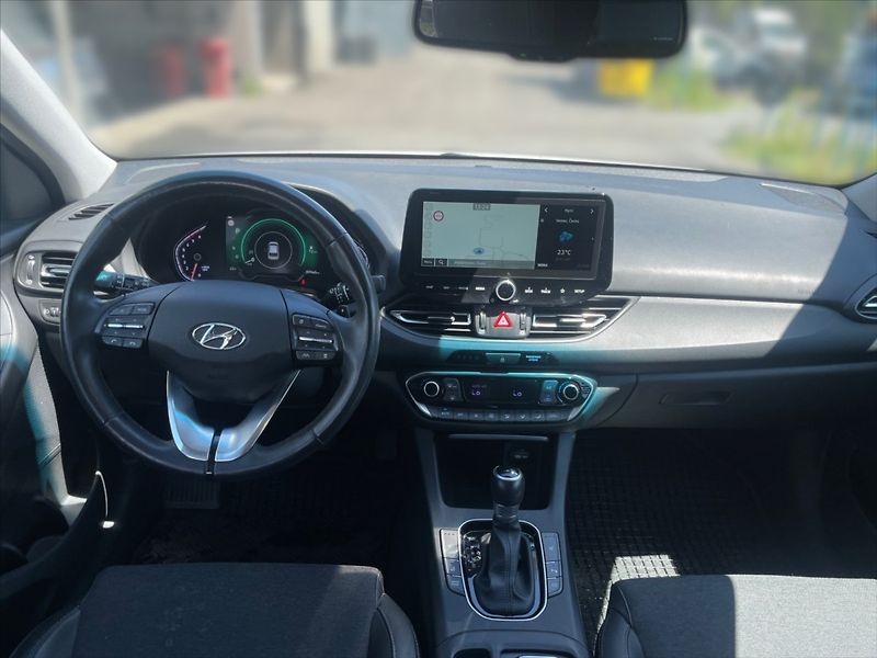 Hyundai i30 1,5 T-GDI Style AT - fotka 9 z 11