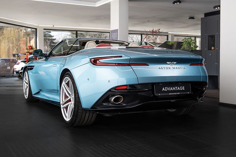Aston Martin DB12 Volante - fotka 4 z 28