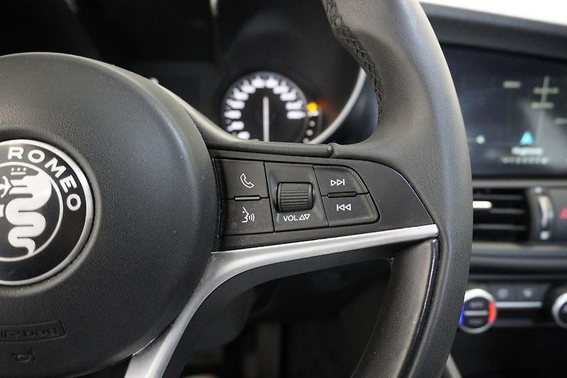 Alfa Romeo Giulia 2.0 TURBO 147kW, 66 000KM !!! - fotka 16 z 26