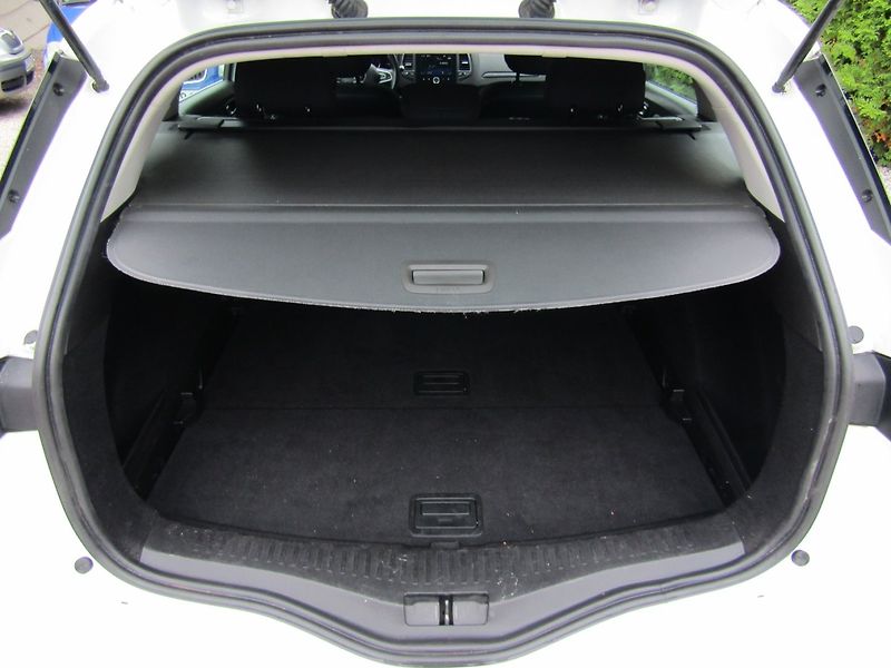 Renault Mégane (2019) 1.3 TCe  AUTOMAT - fotka 25 z 46