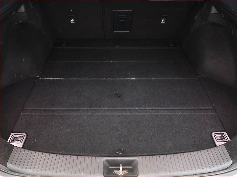 Hyundai i30 (2018) 1.6 CRDi, Tempomat - fotka 13 z 17