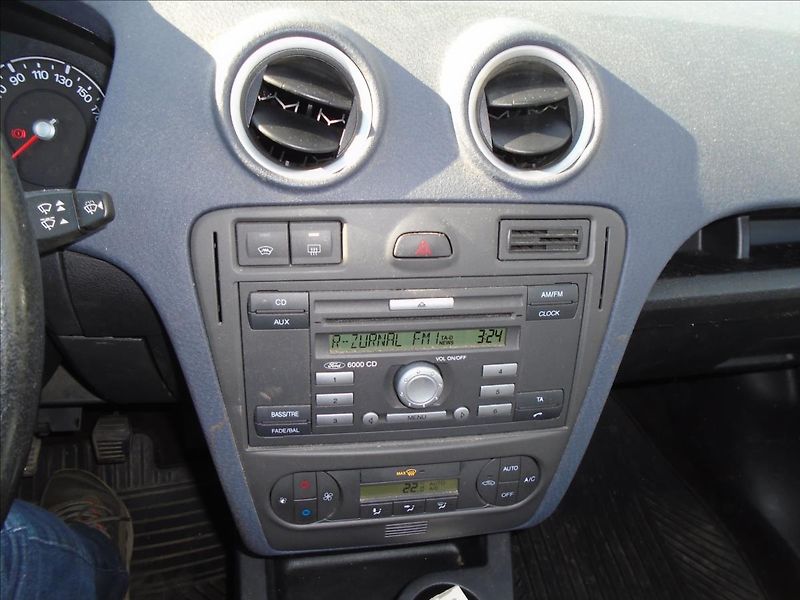 Ford Fusion 1,4 - fotka 19 z 21