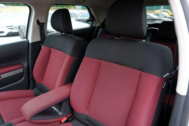 Citroën C4 1.6 BlueHDi, automat/Al./klima - fotka 21 z 36