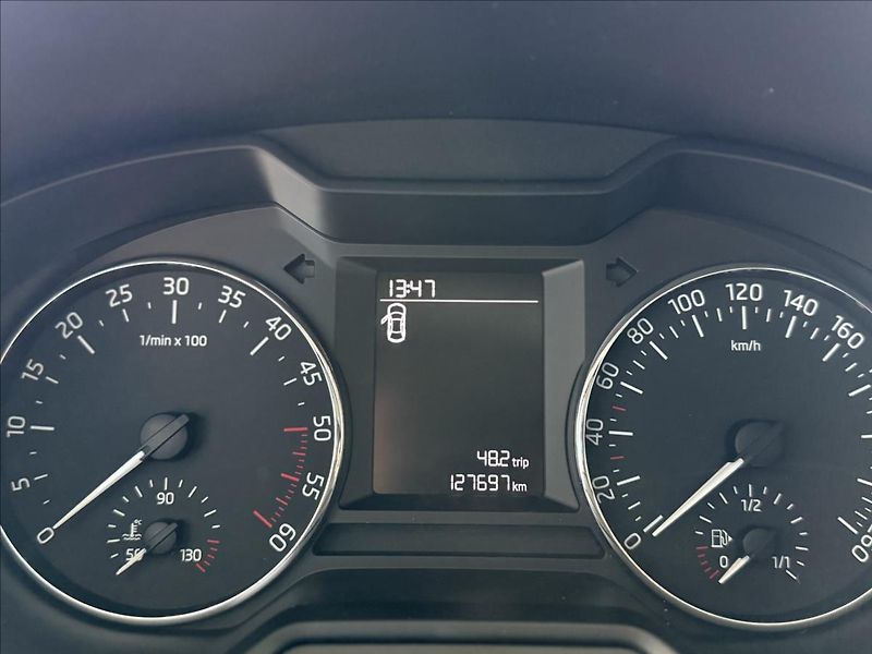 Škoda Octavia 1,6   TDI 66kW,SERVISKA,2.MAJ, - fotka 12 z 23