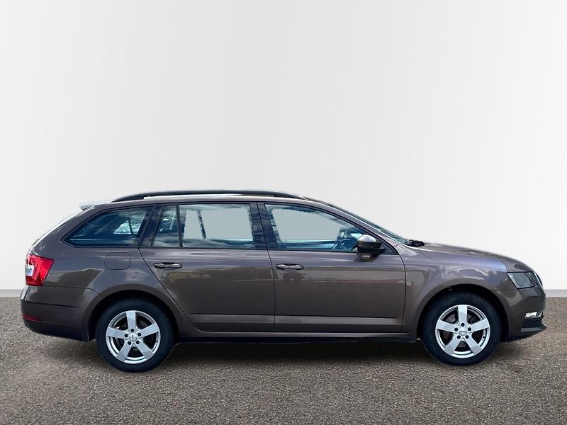 Škoda Octavia AMBITION 4X4 - fotka 16 z 24