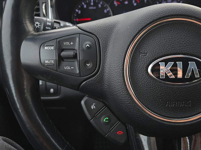 Kia Carens (2014) 1.6 GDi 99kW, DPH, 1. Maj. - fotka 11 z 25