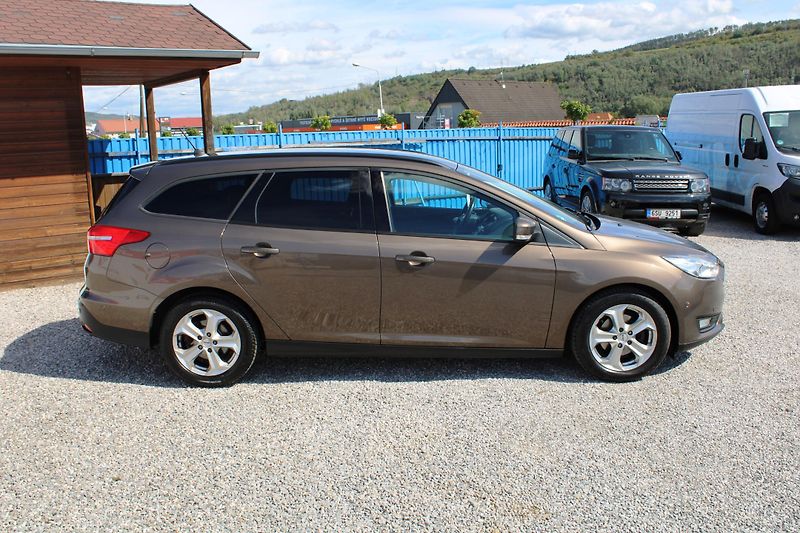 Ford Focus (2017) 1.0i KLIMA TEMPOMAT VÝHŘEV ALU - fotka 8 z 29