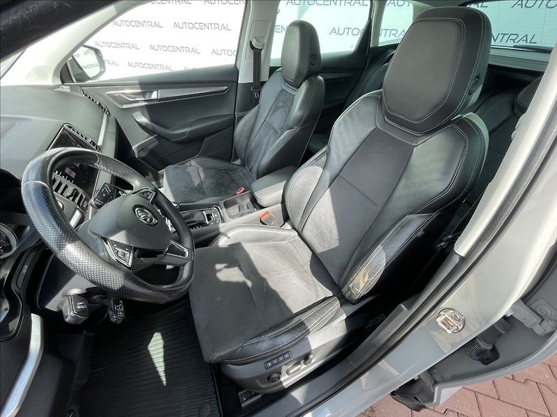 Škoda Karoq 2,0 2,0TDi,110kW,STYLE.,4x4,DS - fotka 12 z 35