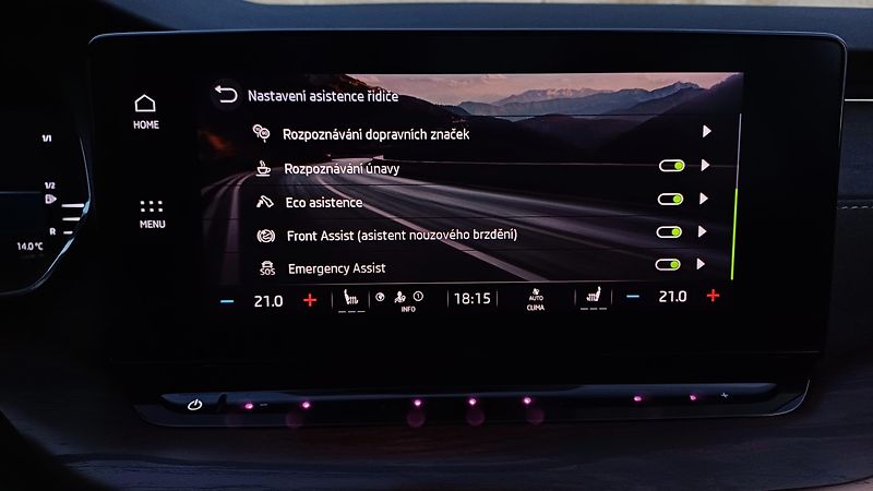 Škoda Octavia SCOUT TSI 4x4-WEBA-PANO-HUD-TZ - fotka 45 z 50