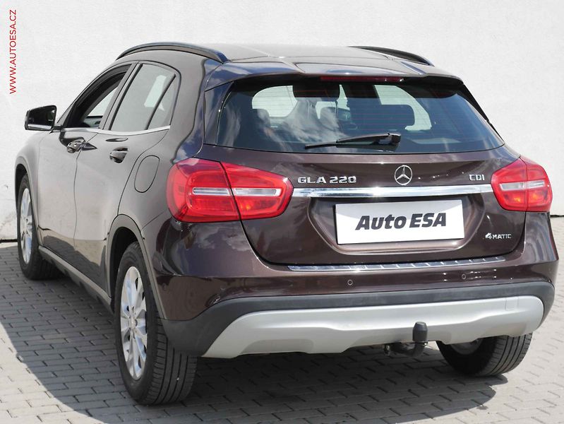 Mercedes-Benz GLA (2014) 2.2CDi 4Mat, 2.maj,ČR - fotka 6 z 22