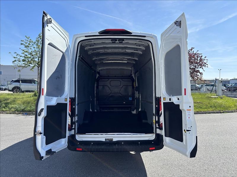 Ford Transit 2,0 Trend 96kW L4H3 DPH - fotka 9 z 35