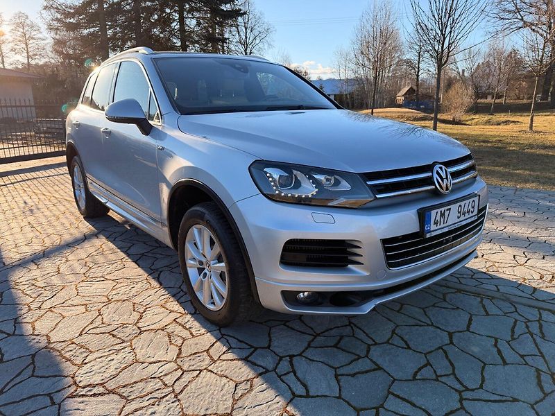 Volkswagen Touareg (2012) 3.0TDI 180kW VZDUCH,NAVI - fotka 2 z 16