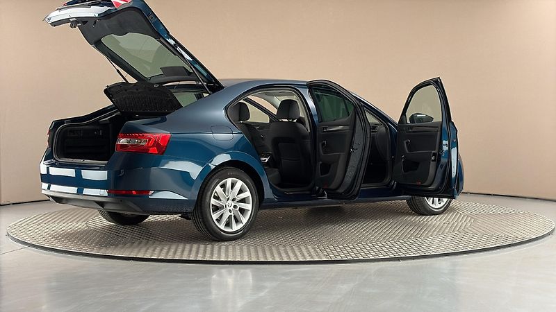 Škoda Superb 2.0 TDI DSG 4x4 Style - fotka 6 z 33