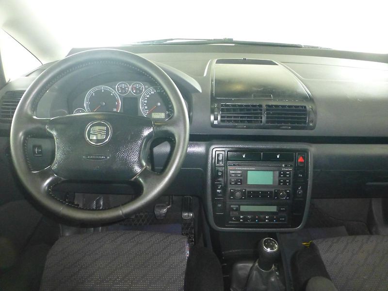 Seat Alhambra (2004) 1,9TDI*XENON*VYHŘ.S*TAŽNÉ*7MÍS - fotka 16 z 25