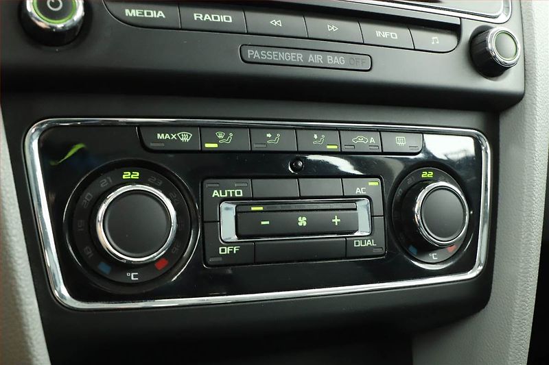 Škoda Superb (2010) 1.4 TSI, Tempomat - fotka 12 z 16
