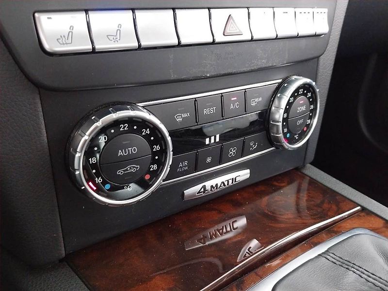 Mercedes-Benz Třídy C (2011) C 250 CDI 4MATIC, 4X4 - fotka 20 z 23